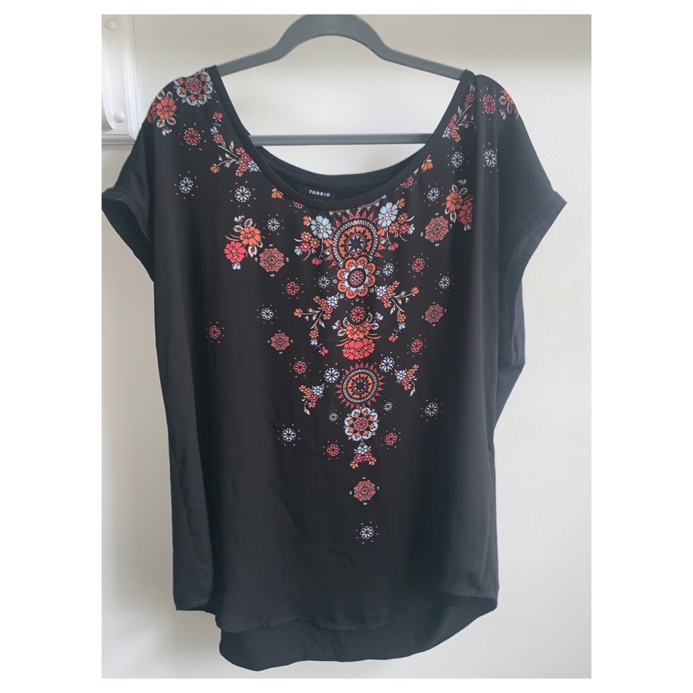 Black detailed short sleeve shirt from Torrid 2x